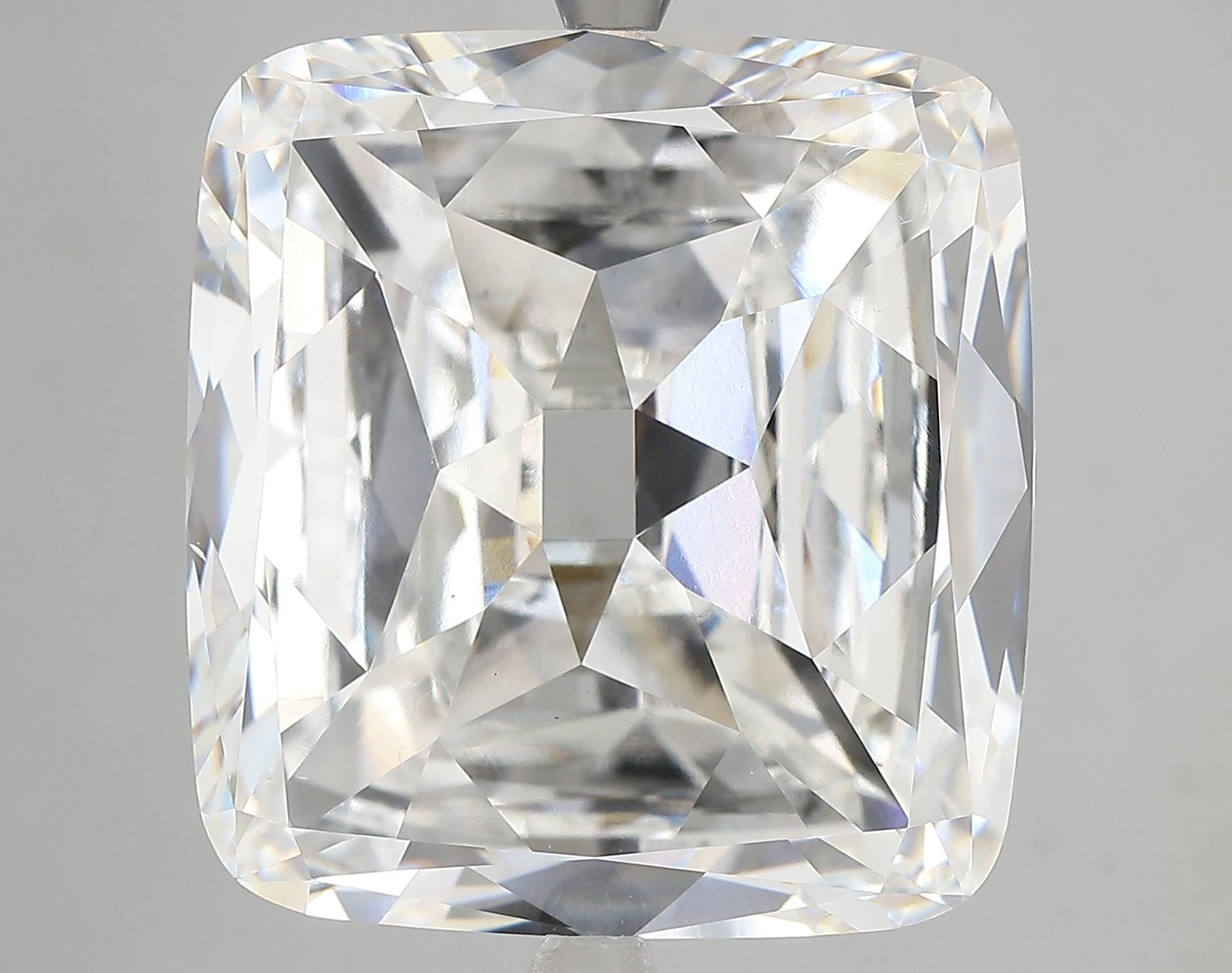 20.00 Carat CUSHION Shape G Colour VS2 Clarity  Cut - White Lab Diamond - 1800143