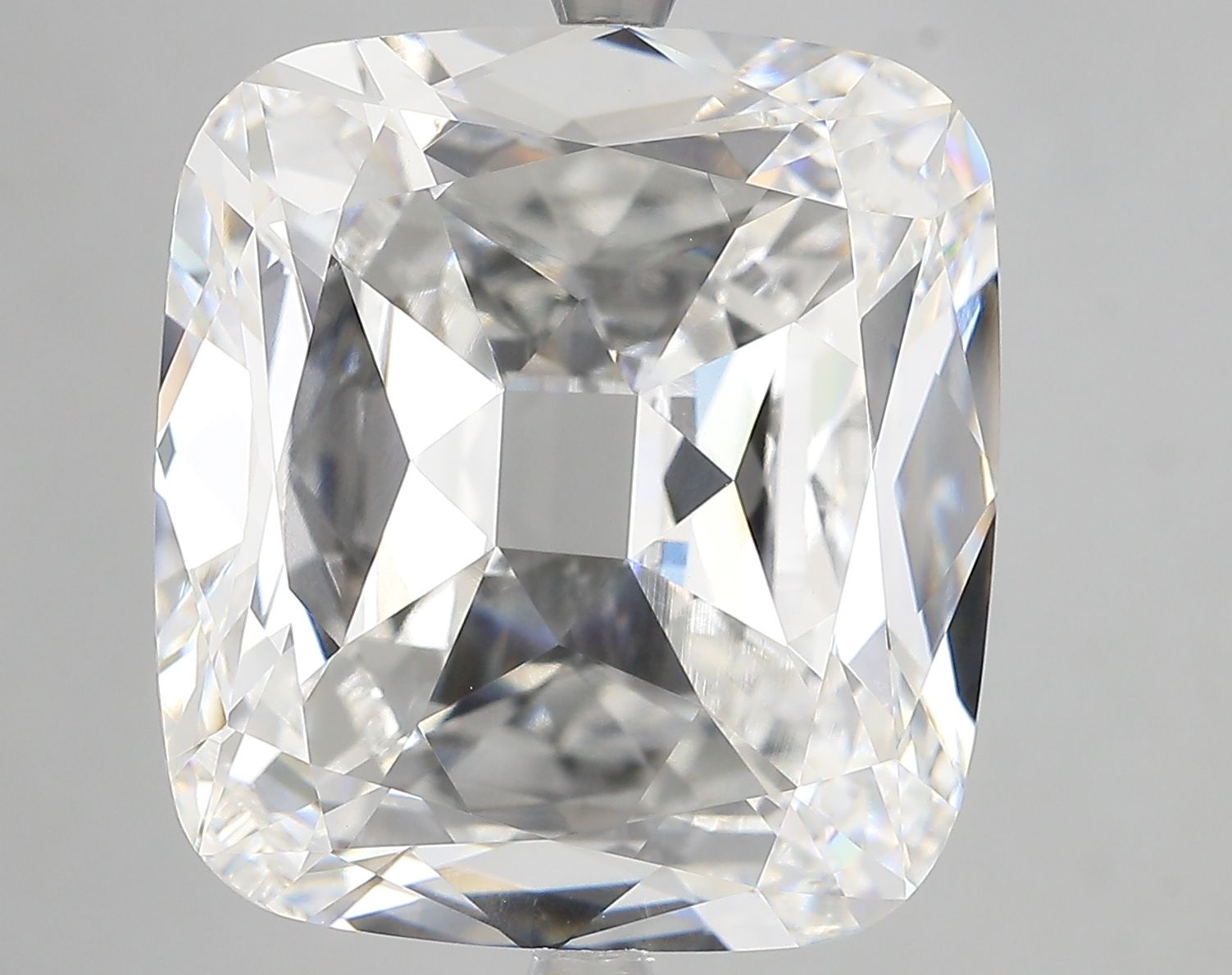 15.00 Carat CUSHION Shape F Colour VVS2 Clarity  Cut - White Lab Diamond - 1800144