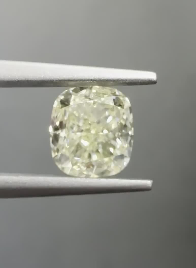 1.01ct Cushion M VVS2 Natural Diamond