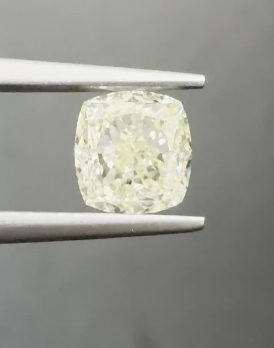 1.36ct Cushion M VVS2 Natural Diamond