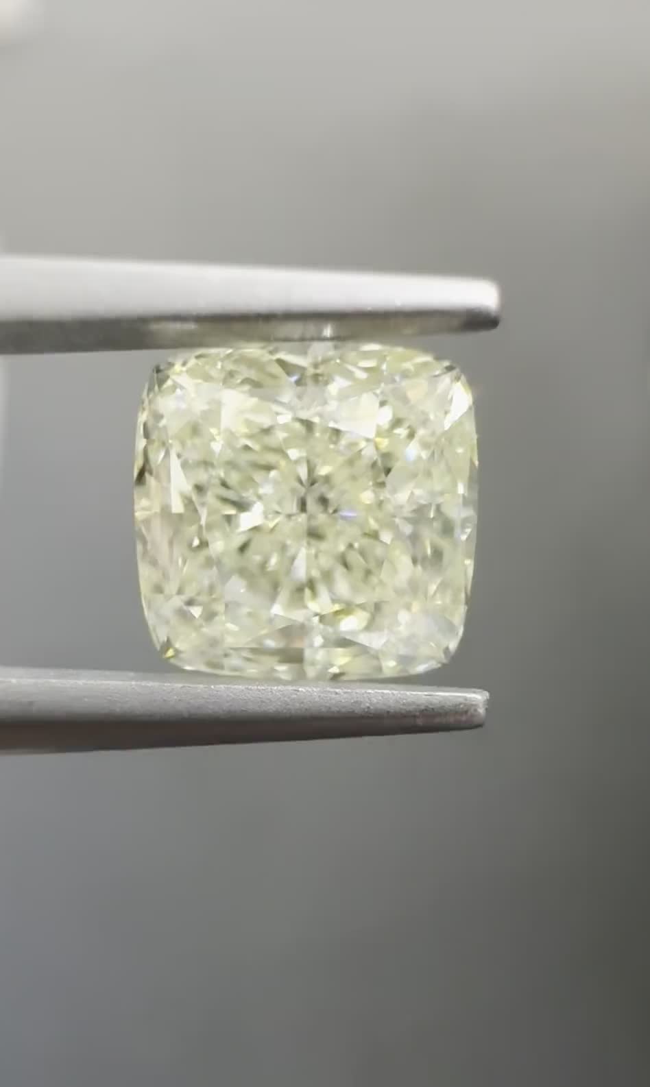 1.53ct Cushion M VVS2 Natural Diamond