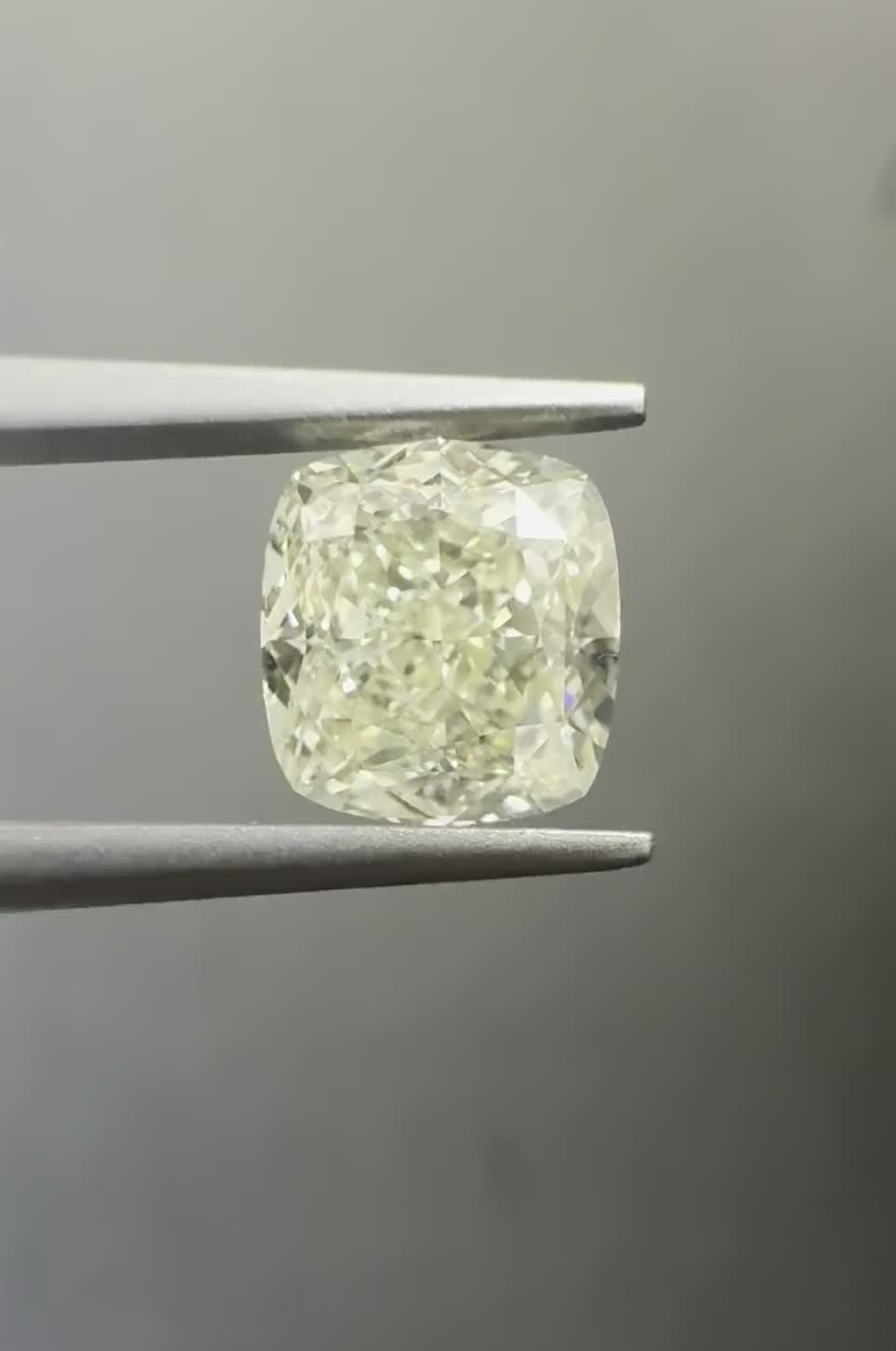 2.07ct Cushion M VVS2 Natural Diamond