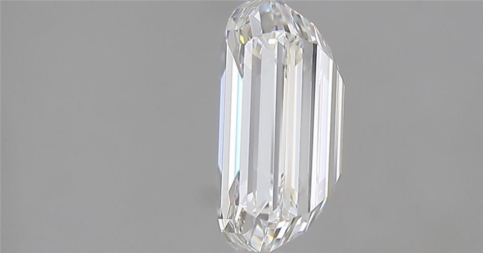 1.7ct Emerald F VVS2 Natural Diamond