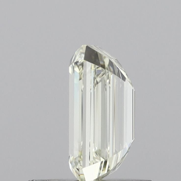 0.9ct Emerald M VVS1 Natural Diamond