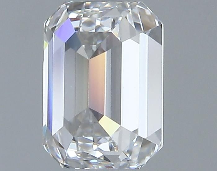 0.9ct Emerald E VVS2 Natural Diamond