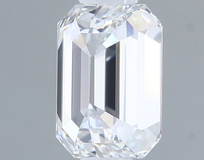 0.7ct Emerald D VVS2 Natural Diamond