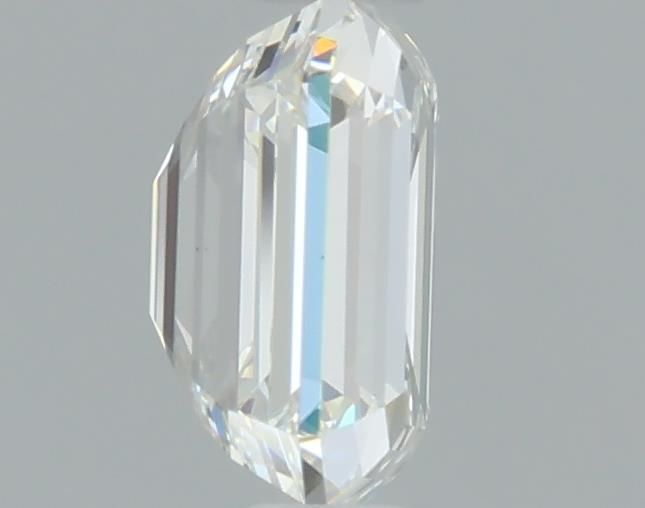 0.9ct Emerald J VVS2 Natural Diamond