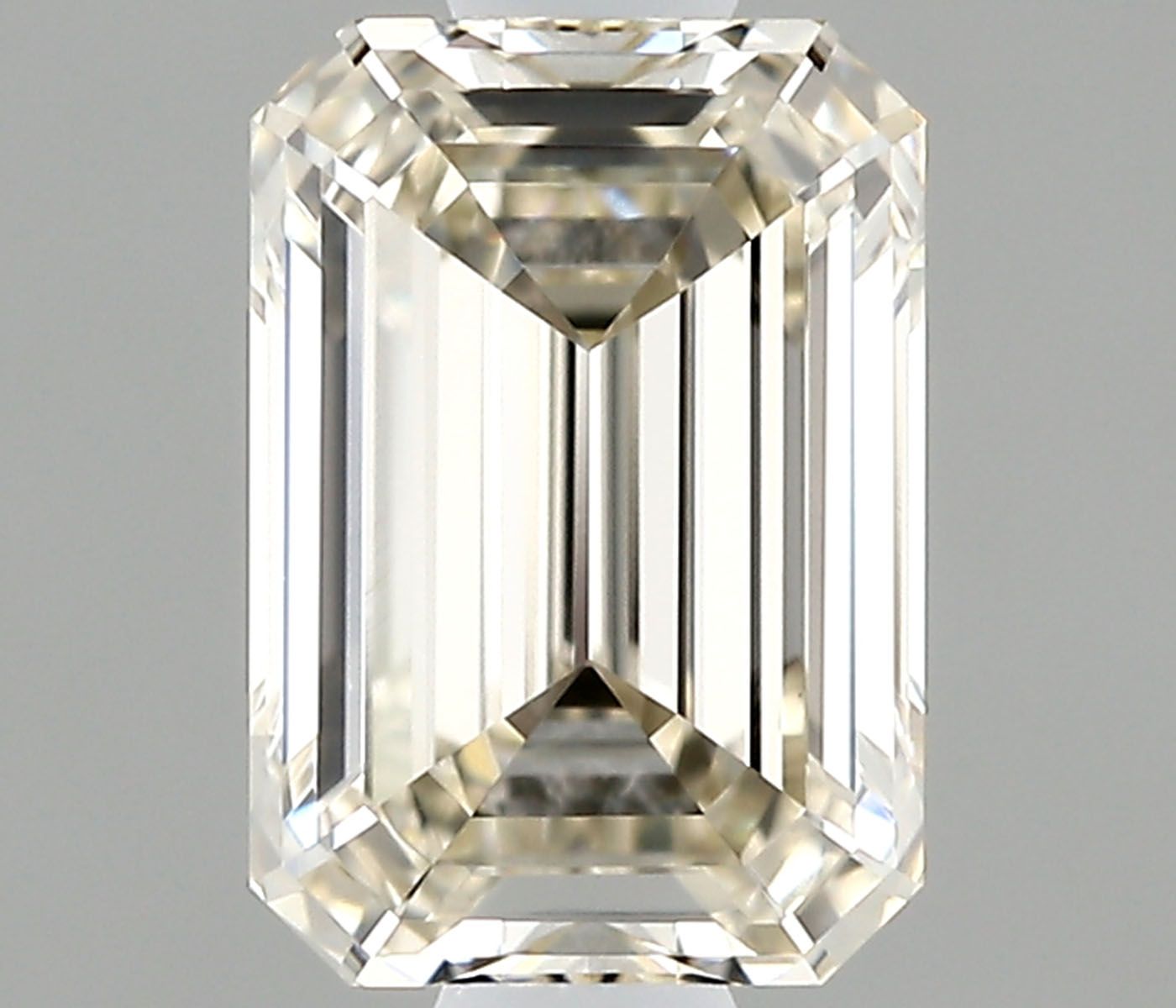 0.9ct Emerald J IF Natural Diamond