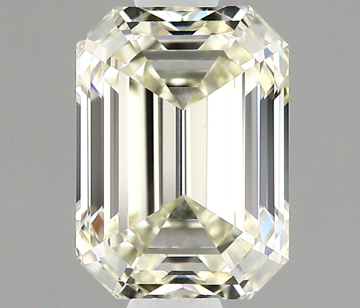 0.9ct Emerald J VVS2 Natural Diamond