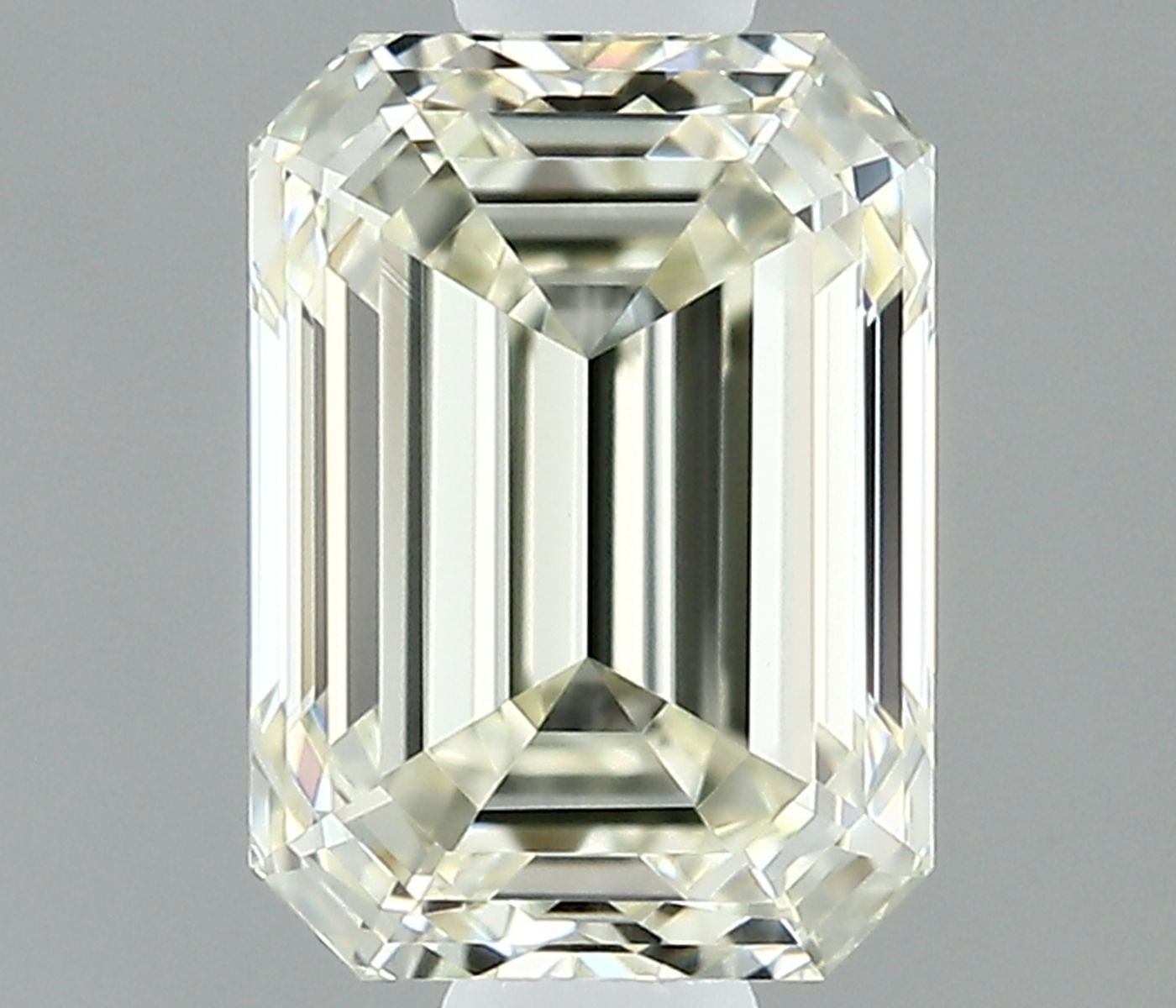 0.9ct Emerald L VVS1 Natural Diamond